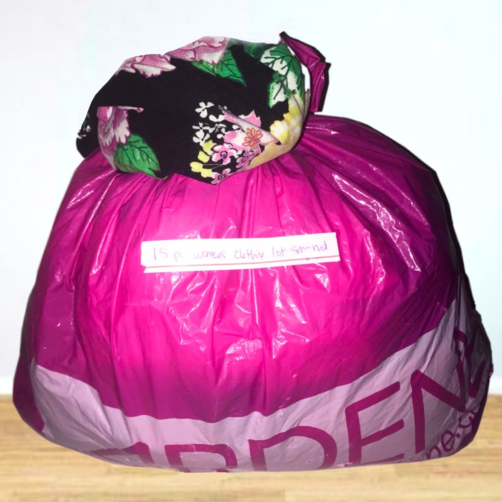 🌷HUGE Mystery Box CLOSET CLEAR OUT! 15 PC Womens small-Medium Mystery Clothes